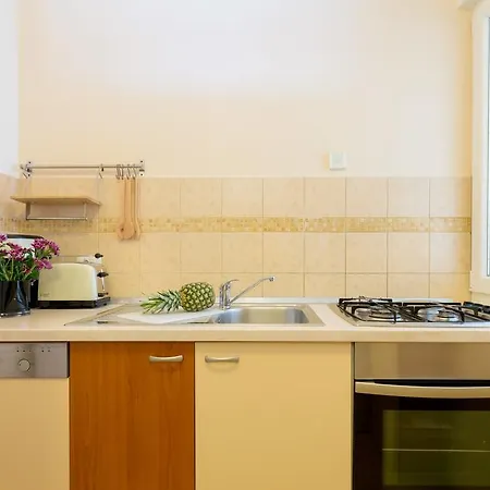 Διαμέρισμα Hedera A13 *