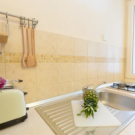 Hedera A13 Apartman *